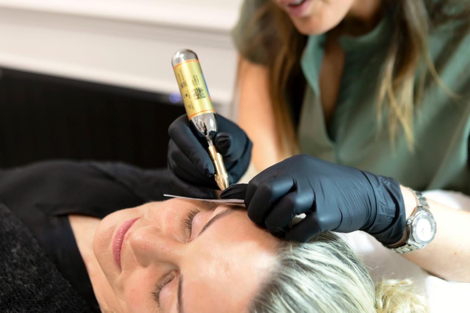 Facial cryotherapy treatment